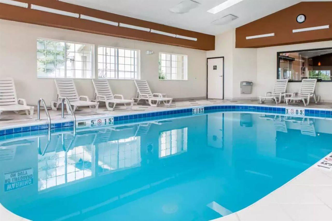 Comfort Suites Кълъмбъс Екстериор снимка