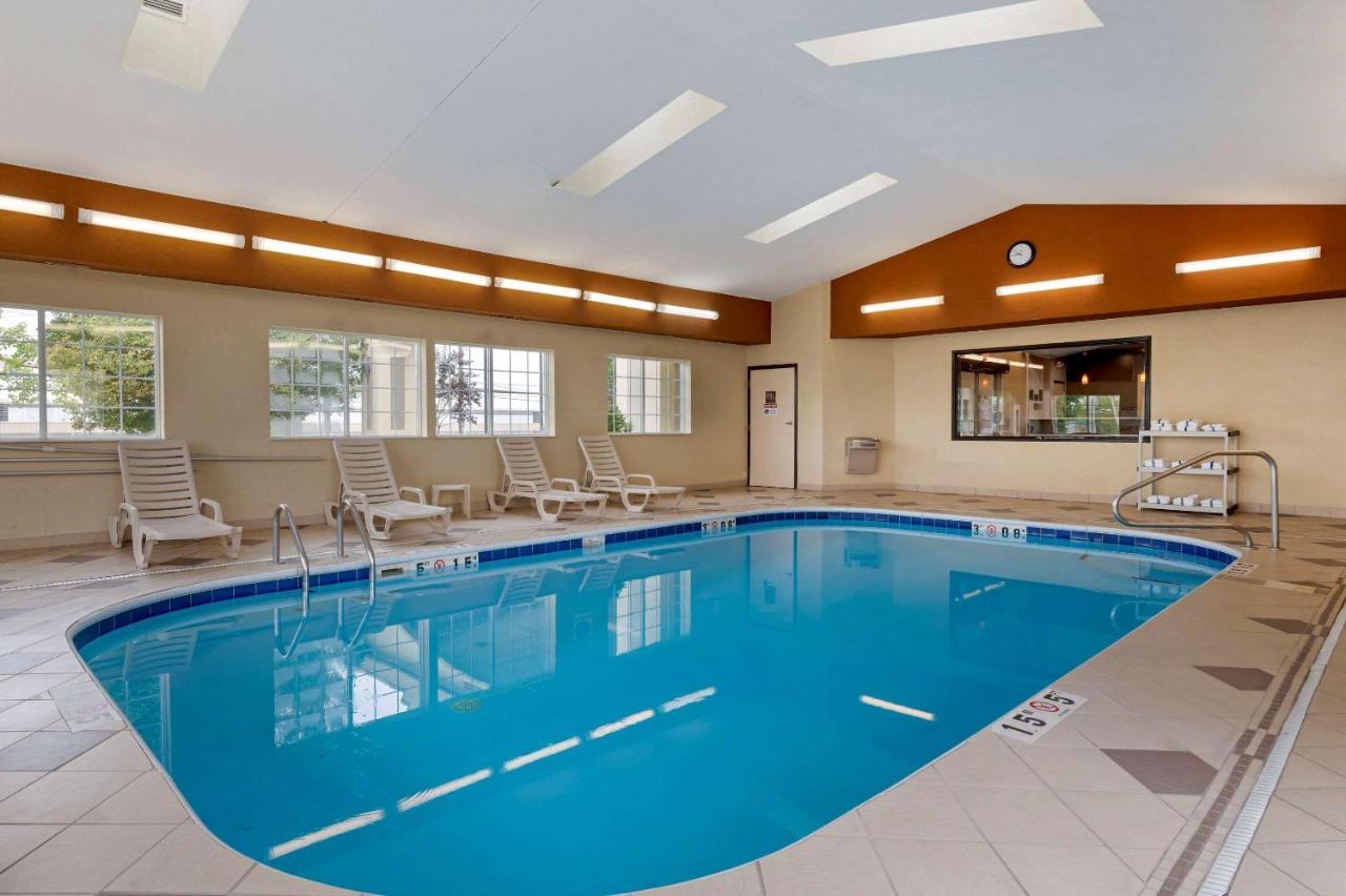 Comfort Suites Кълъмбъс Екстериор снимка