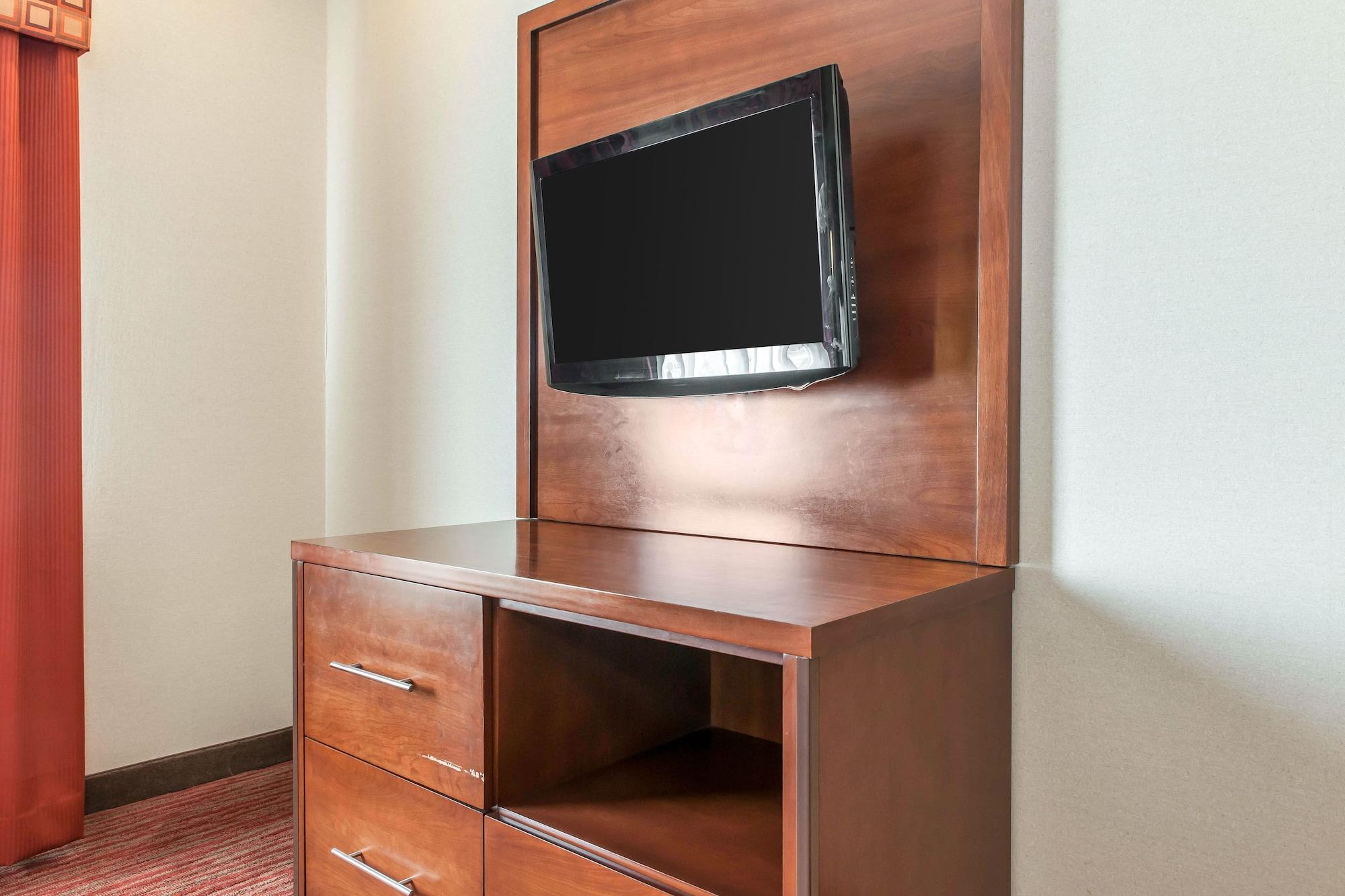 Comfort Suites Кълъмбъс Екстериор снимка