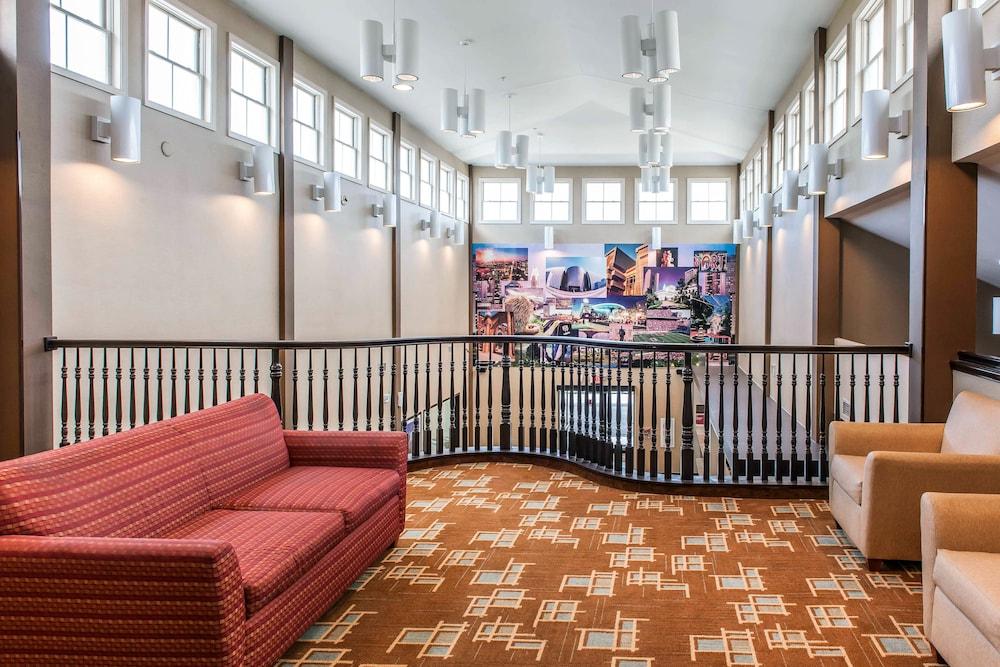 Comfort Suites Кълъмбъс Екстериор снимка